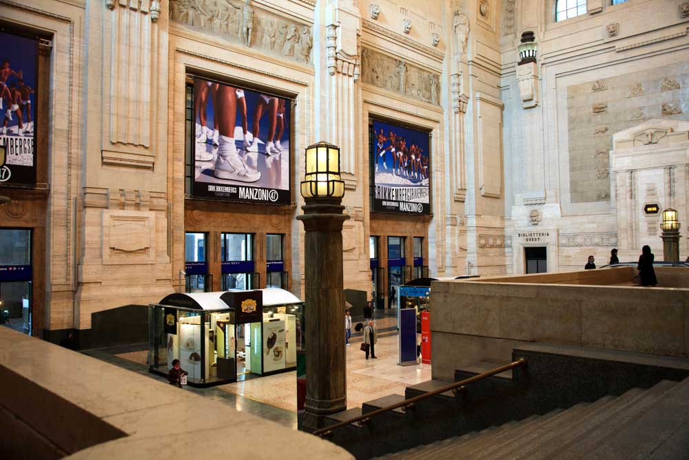 Stazione Centrale ticket counter